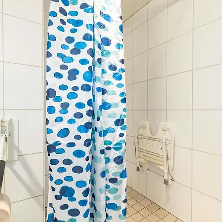 苏黎世城西宜必思快捷酒店 *