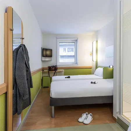 Ibis Budget West