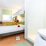 Ibis Budget West Отель