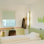 Ibis Budget West Hotel *