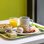 Hotel Ibis Budget West *