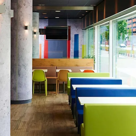 Готель Ibis Budget West