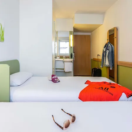 Ibis Budget West Готель Цюрих