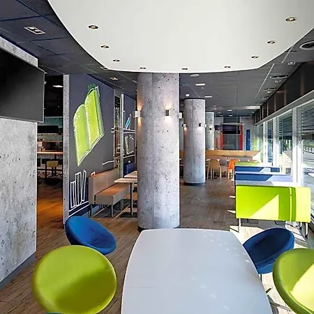 Ibis Budget West
