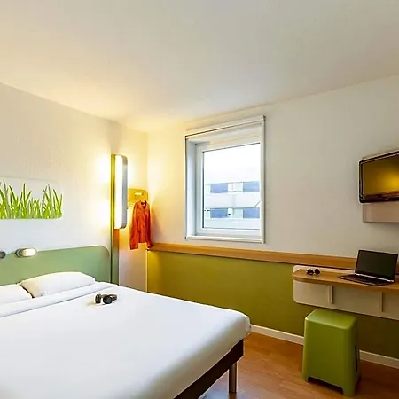 Hotel Ibis Budget West *
