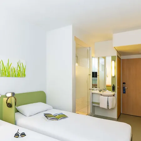 Ibis Budget West *