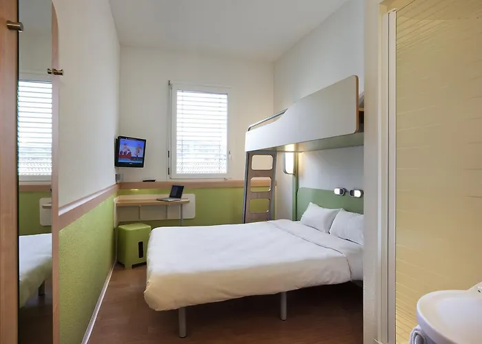 Ibis Budget West 호텔