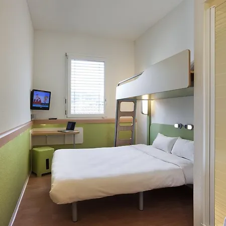 Ibis Budget West Hotel