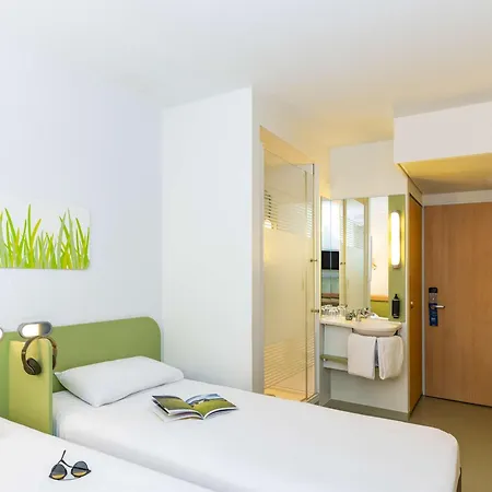 Hotel Ibis Budget West