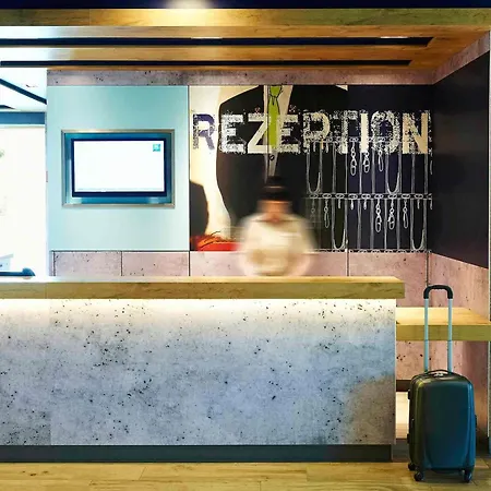 Ibis Budget West Готель Цюрих