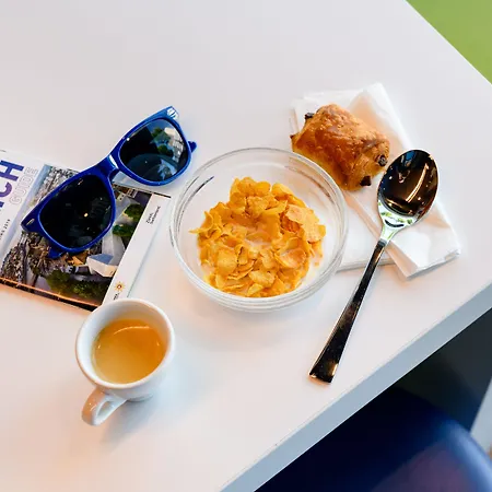 Готель Ibis Budget West